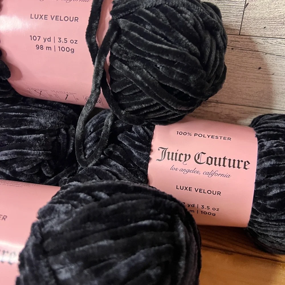 Juicy Couture Luxe Velour Yarn in Black - Picture 2 of 7